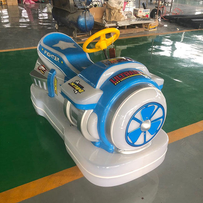 飛機碰碰車